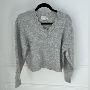 Wilfred Heather Gray V-Neck Cropped Knit Sweater